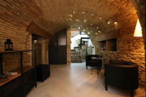 PETITE MAISON